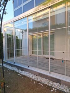 karolajlı sürme cam kış bahçesi modeli modern alüminyum sistem