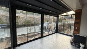 katlanır kış bahçesi cam sistemi teras uygulaması