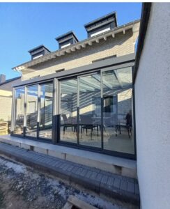 Kış bahçesi balkon uygulaması cam sistem modern tasarım