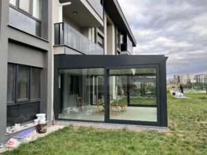 izmir foça villa kış bahçesi cam sistem modern bahçe kapama