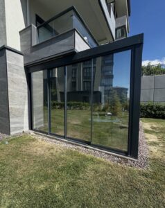 Düzce kış bahçesi sürgülü cam sistem, modern bahçe kapama ve alüminyum kış bahçesi uygulaması