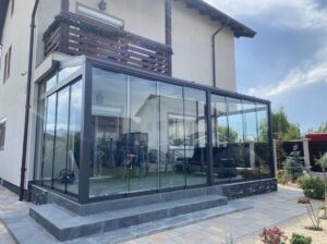 İzmir kış bahçesi cam sistemleri Nur Kış Bahçesi modern villa uygulaması