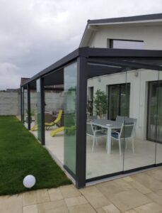 İzmir kış bahçesi cam veranda sistemi Nur Kış Bahçesi modern bahçe uygulaması