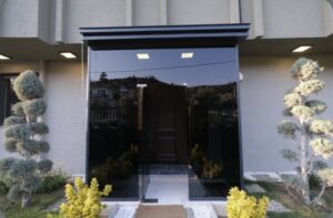 Bina giriş rüzgarlık cam ve alüminyum sistem modern apartman giriş rüzgarlığı