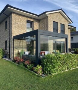 Hocalar kış bahçesi modern cam sistem villa uygulaması