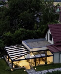 Villa dekorasyonuna özel modern cam kış bahçesi uygulaması