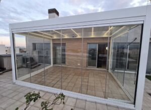 Konyaaltı sürgülü cam kış bahçesi sistemi teras kapama uygulaması