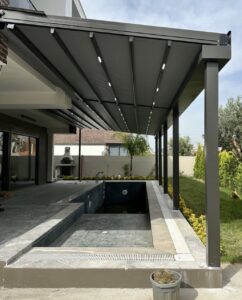 Modern motorlu pergola uygulaması