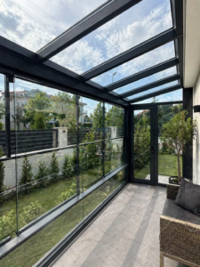 Villa ve Müstakil Ev İçin Lüks Cam Kış Bahçesi Uygulaması⁠
